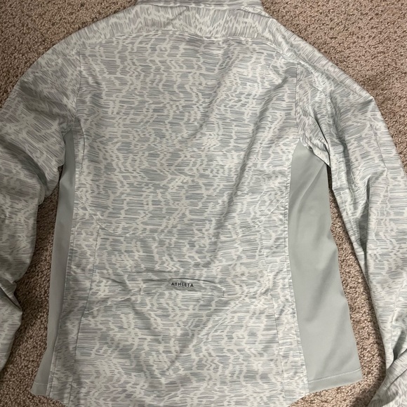 Athleta wind breaker worn once - Picture 2 of 3